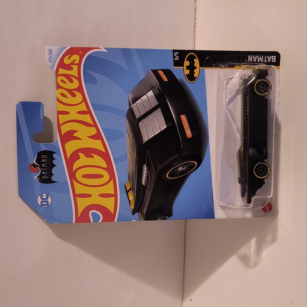 D4  Hot Wheels Batman animated series with shipping protector
